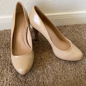 Nude Kelly & Katie pumps